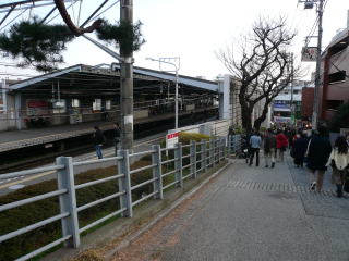 大倉山駅の西側の坂道