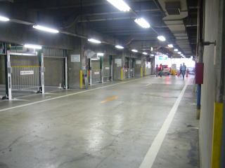 地下の3層機械式の駐車場