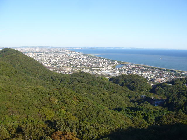 テレビ塔からの江ノ島方面の眺め
