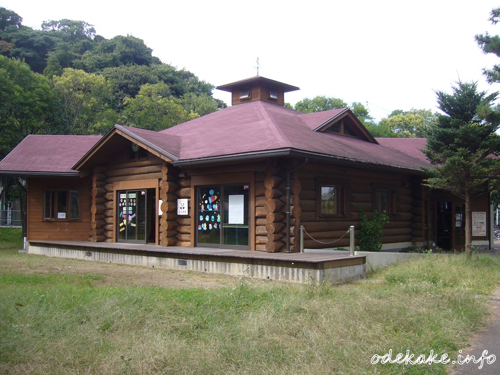 富岡八幡公園こどもログハウス
