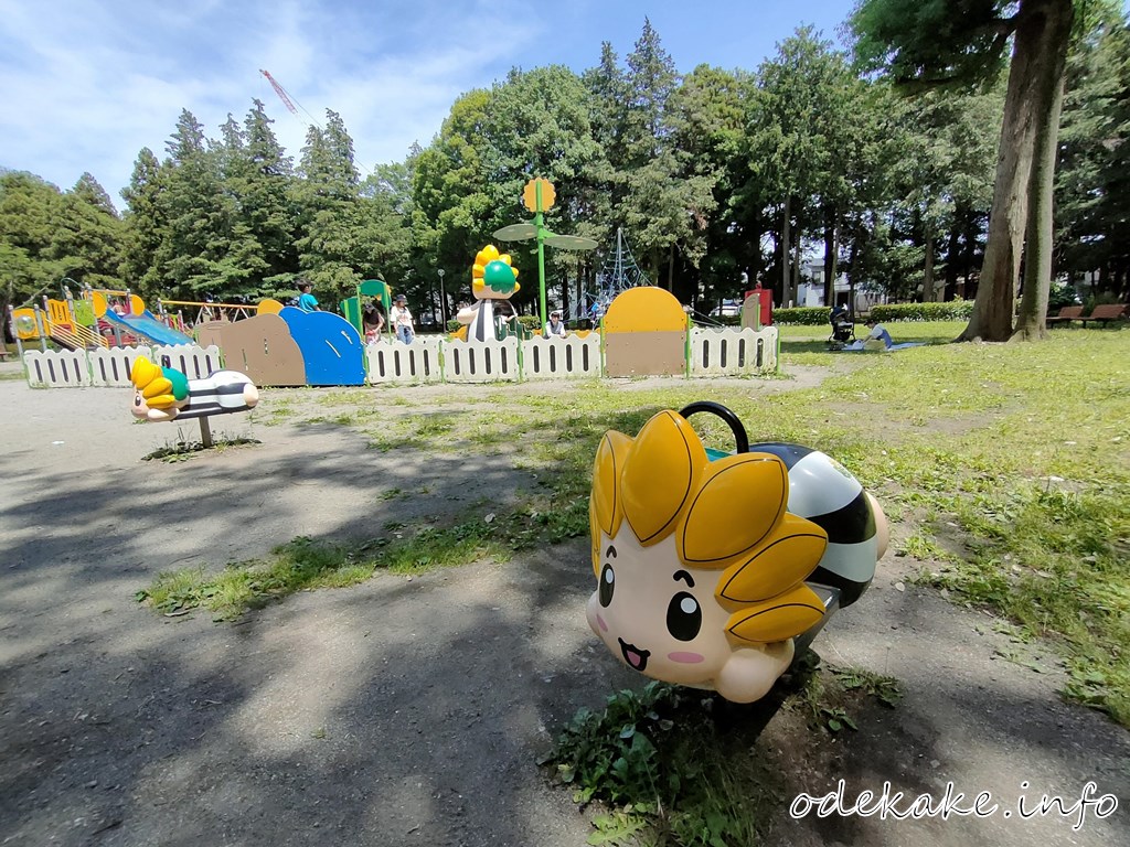 芹沢公園の遊具コーナー